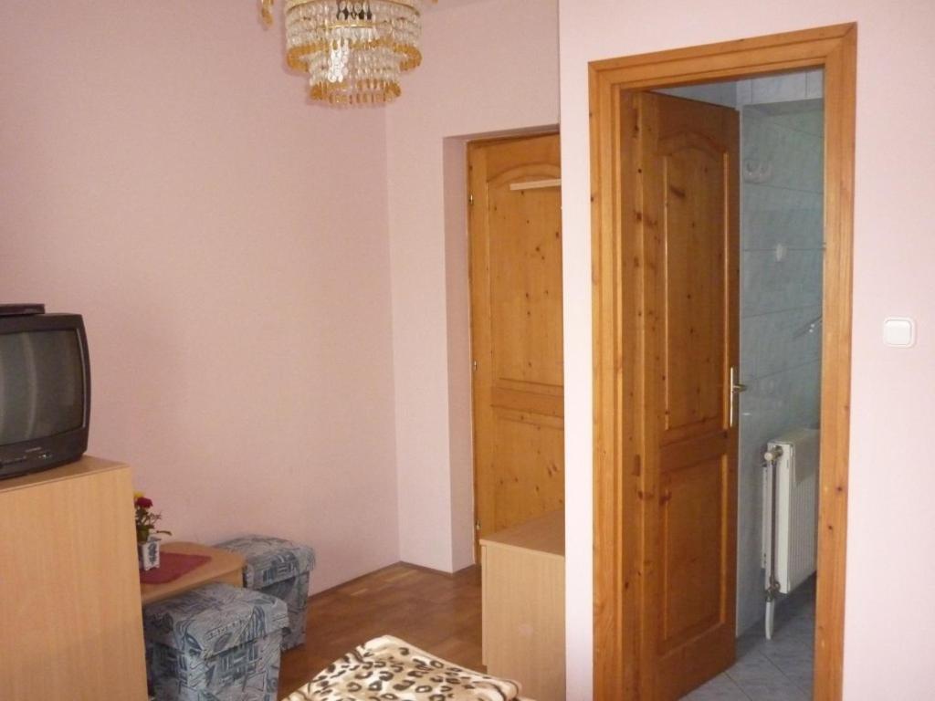 Barbara Apartmanhaz Кегідакуштань Екстер'єр фото