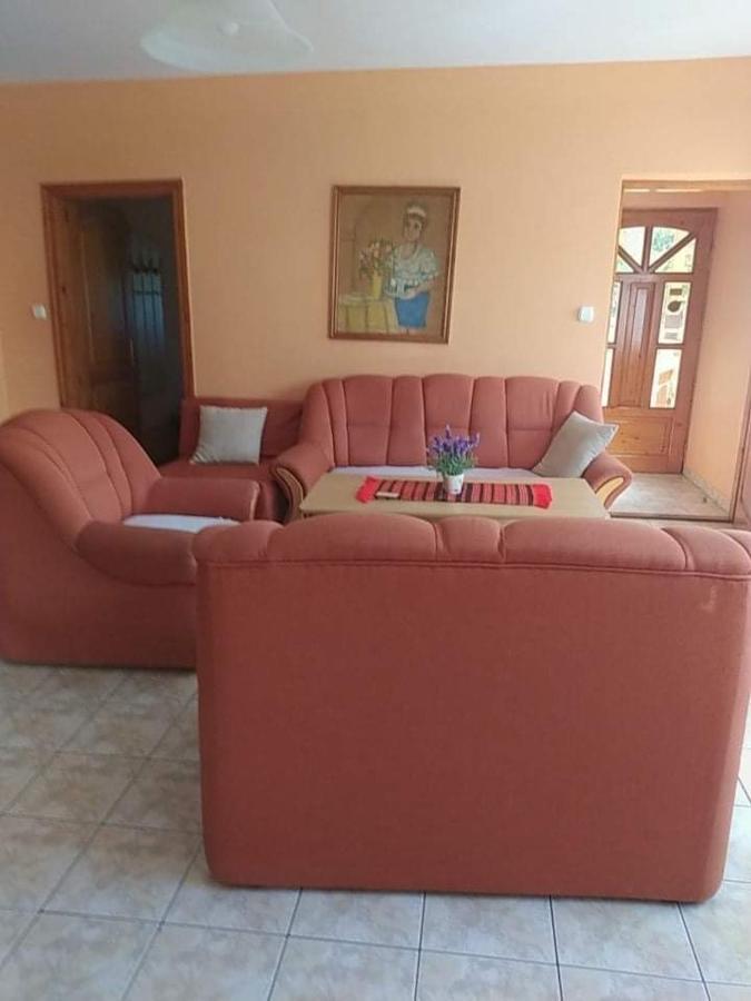 Barbara Apartmanhaz Кегідакуштань Екстер'єр фото